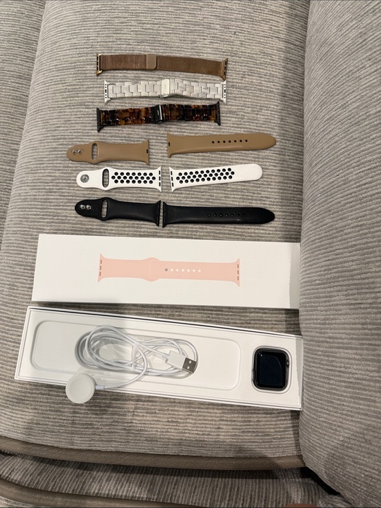 Apple Other - Apple Series 3- Bands and Charger Bundle